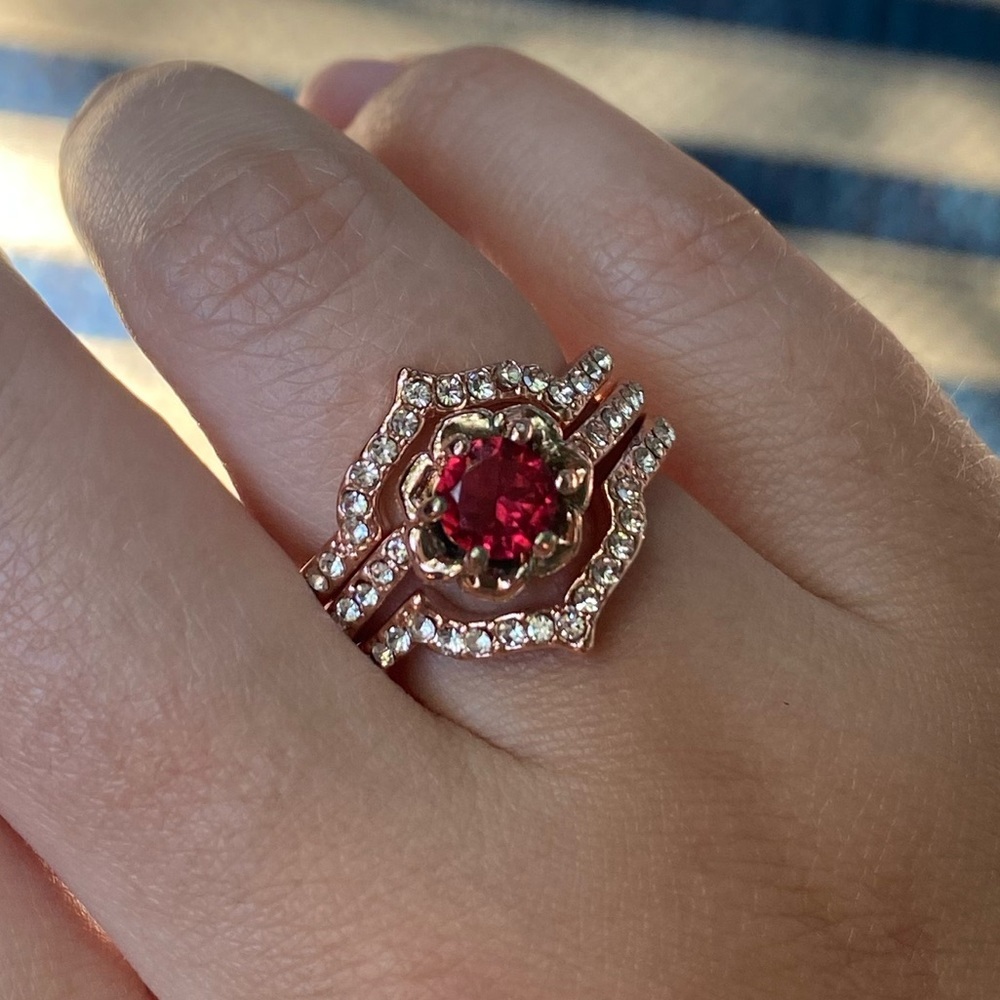 Rose Gold Triple Flower Ring Red Ruby OS